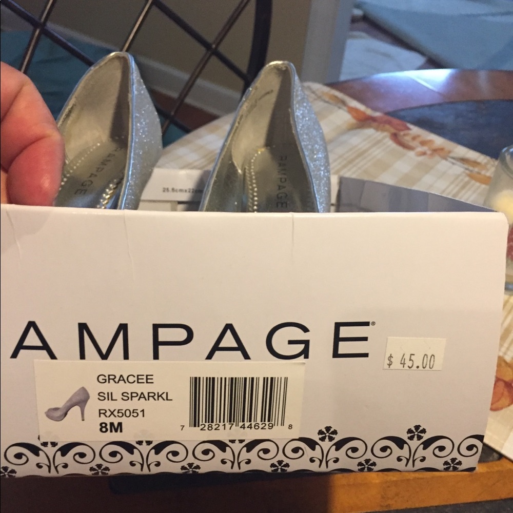 Shoes - Picture 5 of 5